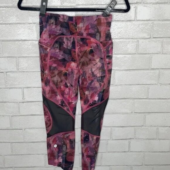 Lululemon Pink On Pace Crop 21" - Picture 8 of 13